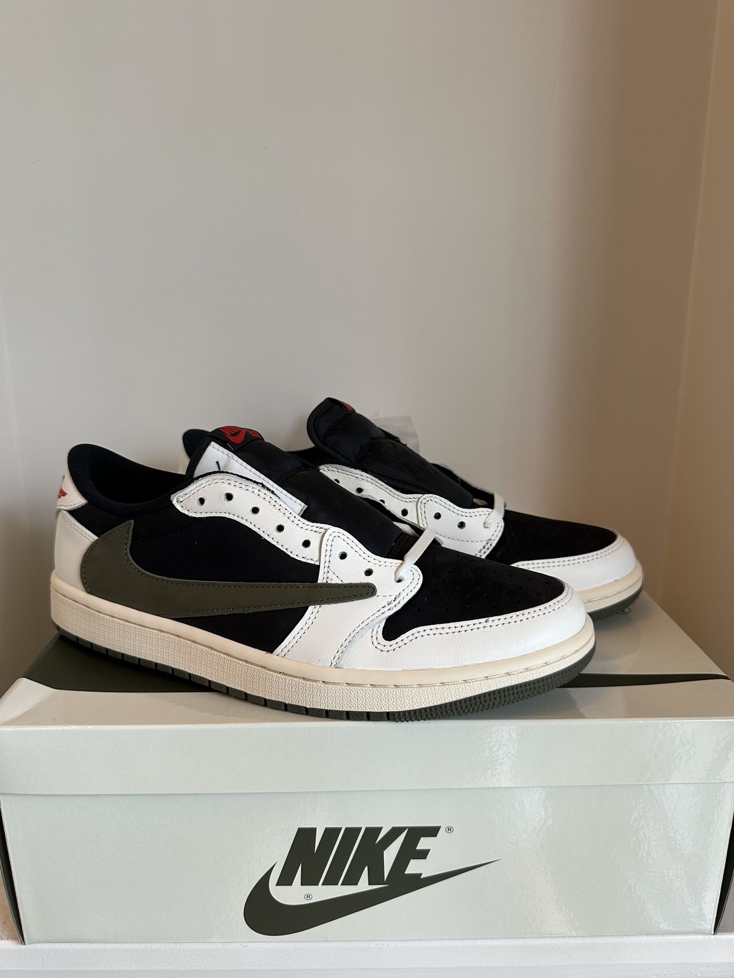 Jordan 1 Retro Low OG x Travis Scott Olive Womens Size 11W/9.5M DZ4137-106