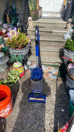 Shark vacuum just did maintenance, ready for. Price 25$. Pick up in. E. Side. Tacoma