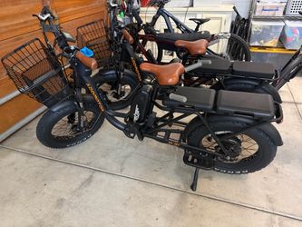 Addmotor M-81 Electric Cargo Bike – Excellent Condition (Low Miles!)