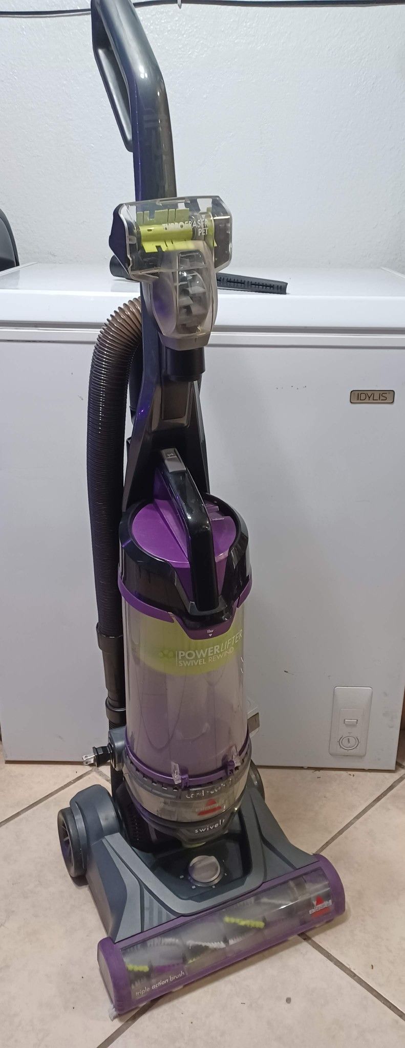 Bissell Powerlifter Swivel Rewind Pet Vacuum