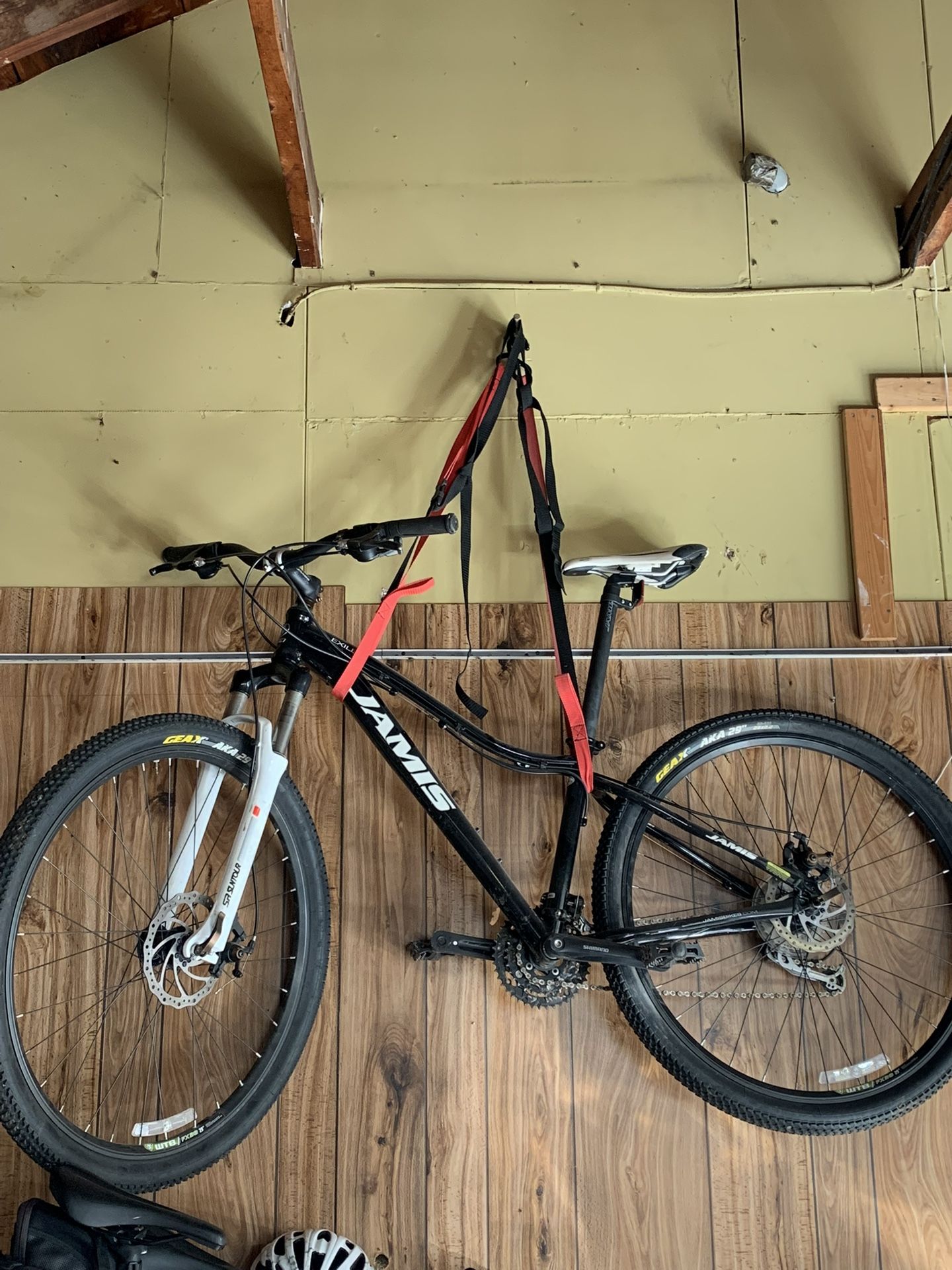 Jamis Men’s road Bike