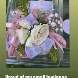 Corsage And Boutineer Set