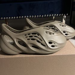 2023 Adidas Yeezy Foam Runner 'Stone Salt'