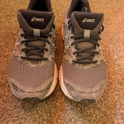 Men's Asics  Size 8.5