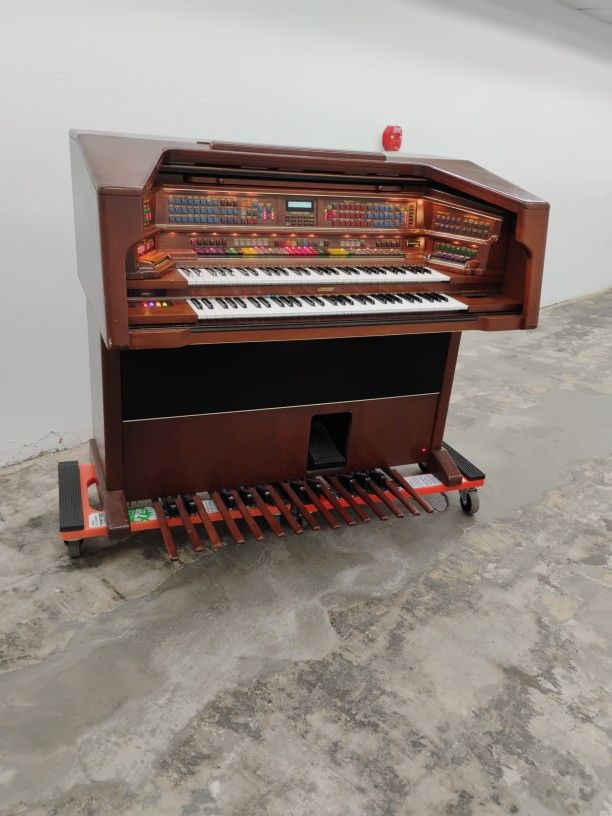 Lowery Organ