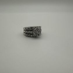 14k White Gold w/ 29 natural diamonds!
