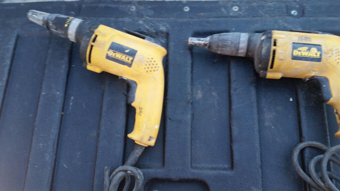 DeWalt drills drywall