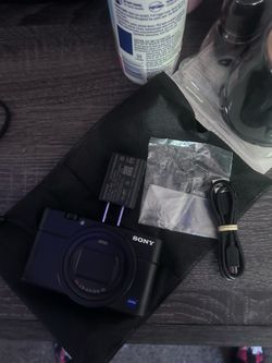 Brand new Sony cyber shot RX100 VII 20.1 megapixel