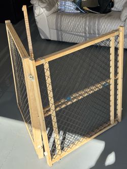 Baby gates (2)