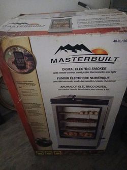 Masterbuilt 40-in Digital Electric Smoker
