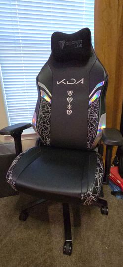 Secret Lab KDA gaming chair