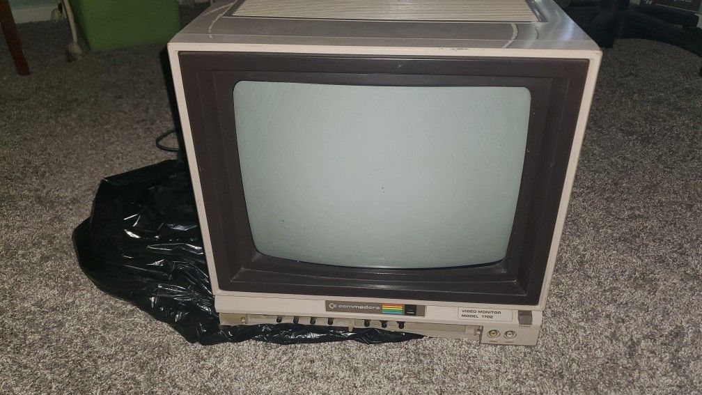 Commodore 64 Crt Monitor Model 1702