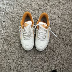 Cream/orange/suede 