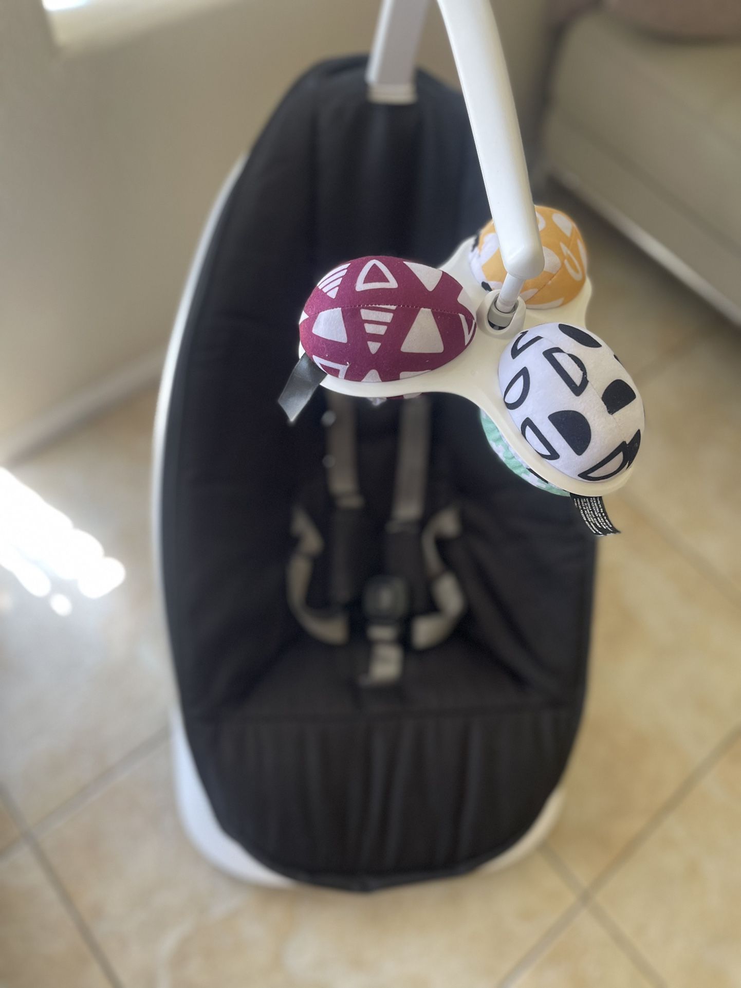 4Moms mamaRoo Multi-Motion Baby Swing