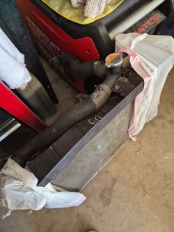 2014 Nissan Sentra Radiator w Fan assembly