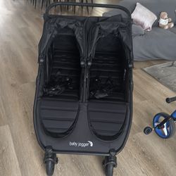 Great double stroller for free