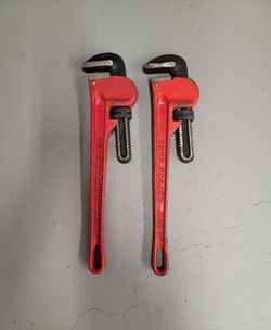 pipe wrenches 18 inch both for $15
