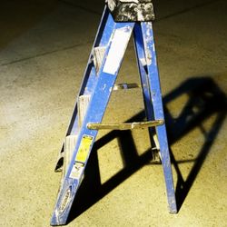 5 Ft.  Ladder *****Fiberglass*******