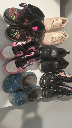 Girls sneakers