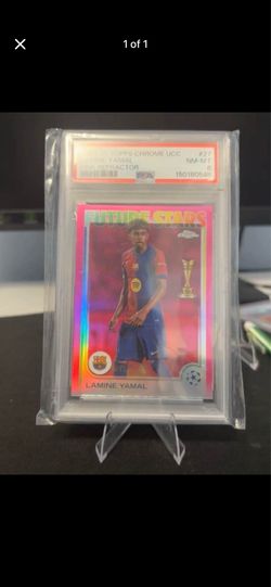 Topps Chrome UCC Lamine Yamal Pink Refractor PSA 8 /299