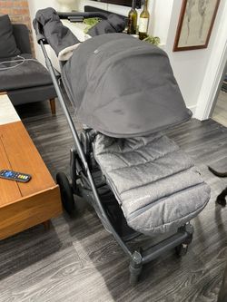 Uppababy Cruz V2 Stoller with accessories