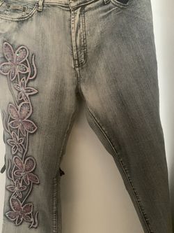 Pantalón Con Hermoso Bordado