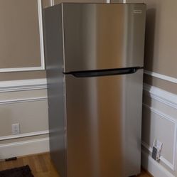 500, New Refrigerator With Receipt On The Door 