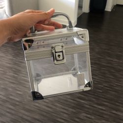 Clear Make Up Case With Handle