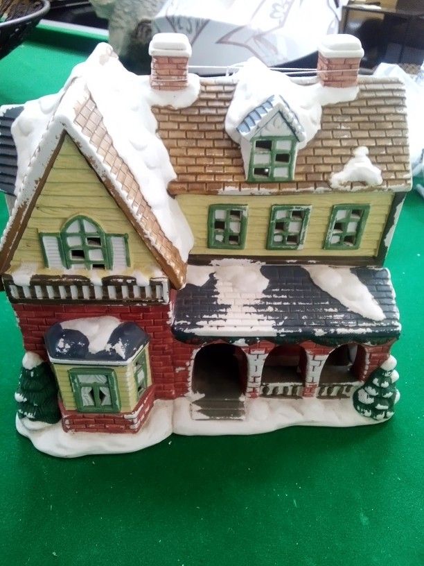 Vintage 1996 Mervyn's Victorian Christmas Light House Collectible