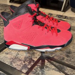 10 Men’s Jordan 6 “toro Bravo “