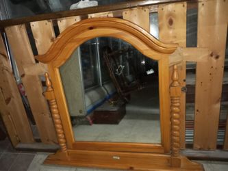 Wooden swivel mirror