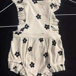 Cat & Jack Floral Baby Girl Romper 6-9M Ruffle Strap Cream One Piece Outfit