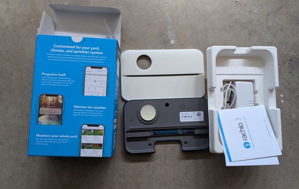 RACHIO 3 SPRINKLER CONTROLLER - 8 STATION