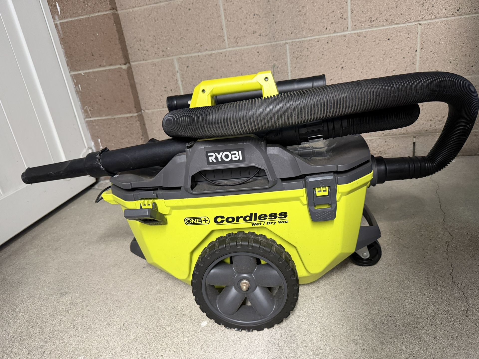 Ryobi Cordless Vacuum