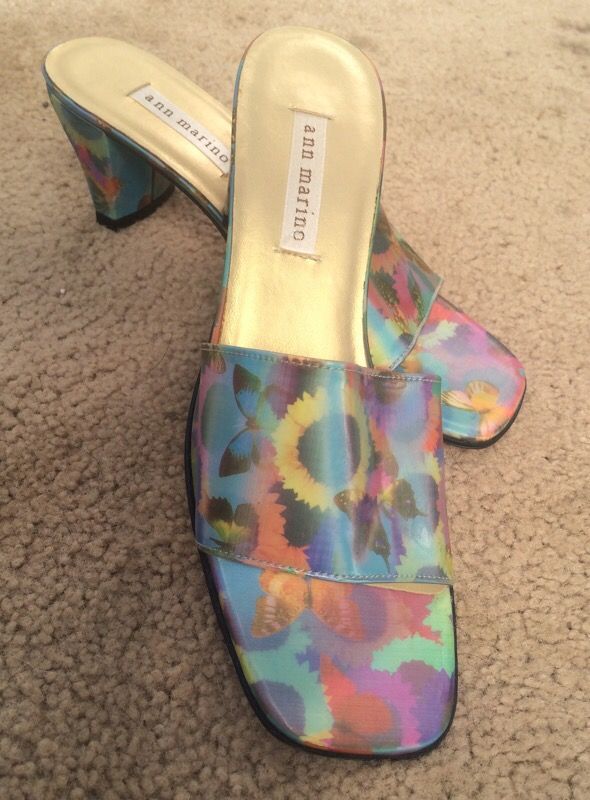 Ann Marino butterfly sandals
