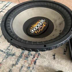 15 Inch Kicker Comp Sub 
