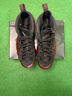 Nike air Foamposite one night Maroon size 10.5 in great condition with shoe box.