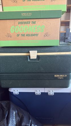 Vintage igloo cooler