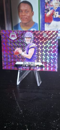 JJ McCarthy Panini Mosaic Pink Camo Rookie Refractor Card Vikings