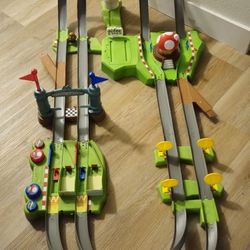 Hot Wheels Mario Kart Circuit Track Set. 