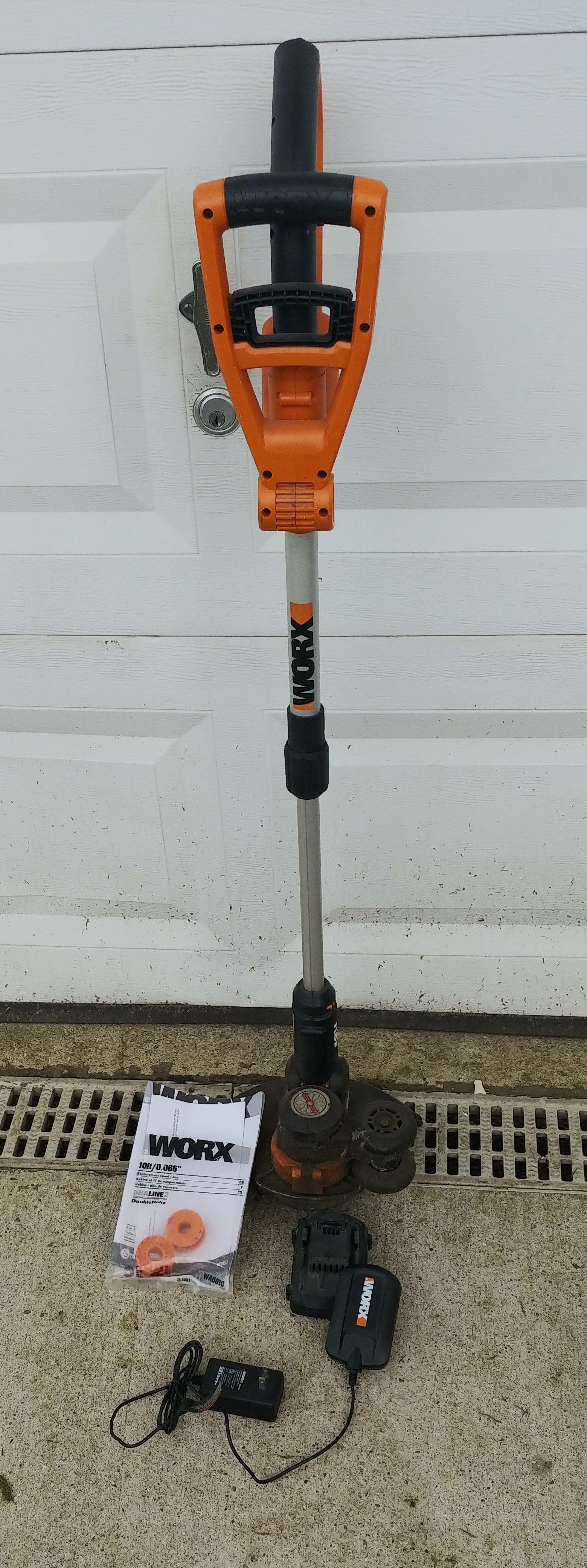 The WORX 18 volt weed trimmer / edger