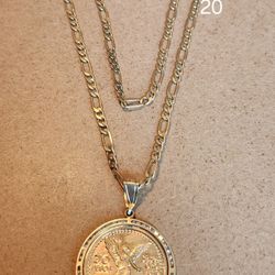 Mens Beautiful 14kt Gold Centenario Chain..
