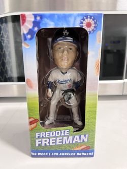 Freedie freeman bobble head