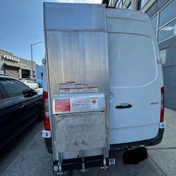 Tommy Liftgate - Model: CVL-AA-1330