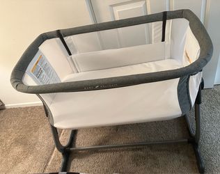 Baby Delight Beside Me Dreamer Bassinet