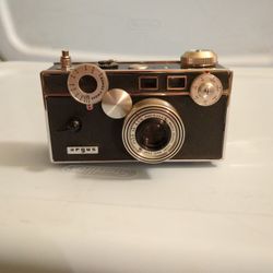 Vintage  Argus  C 3   35 mm Camera.