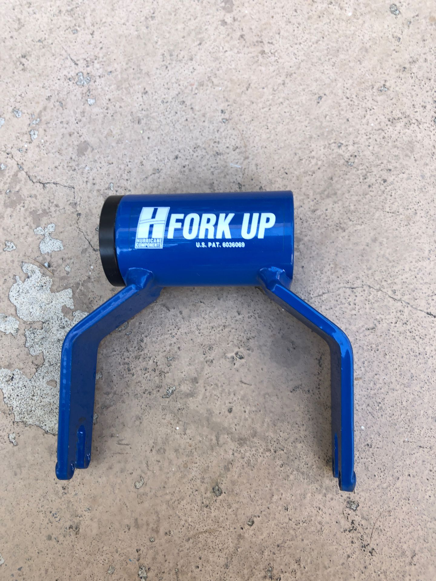 Lefty fork mount