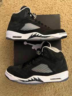 Size 10.5 (Pre owned, comes with original box) - 2021 Air Jordan 5 retro Oreo
