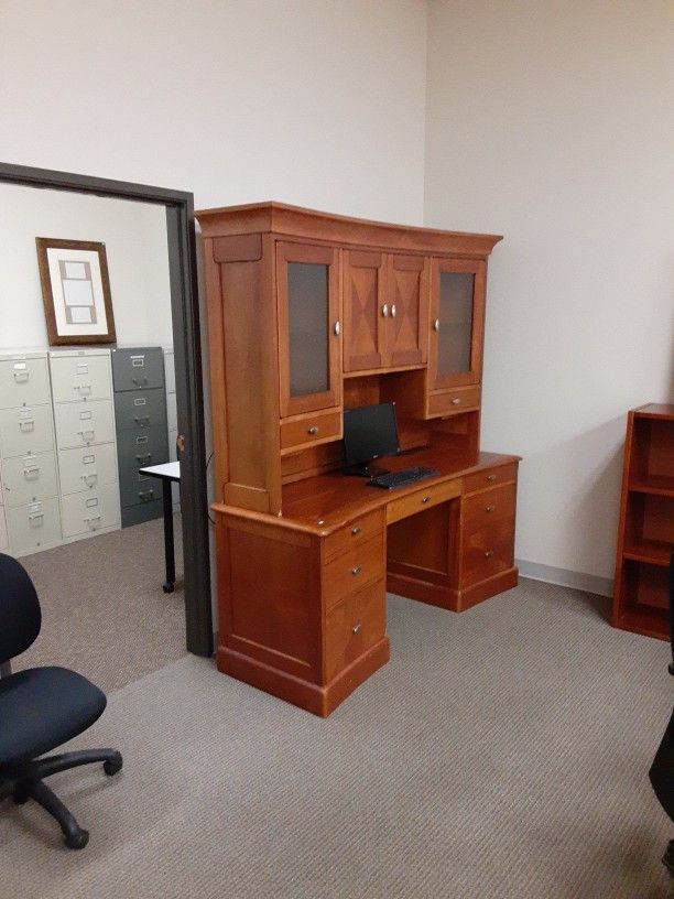 Wood Desk With Hutch