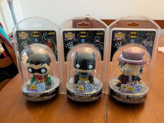 Sdcc 2025 batman robin penguin clamshell Funko pop exclusives